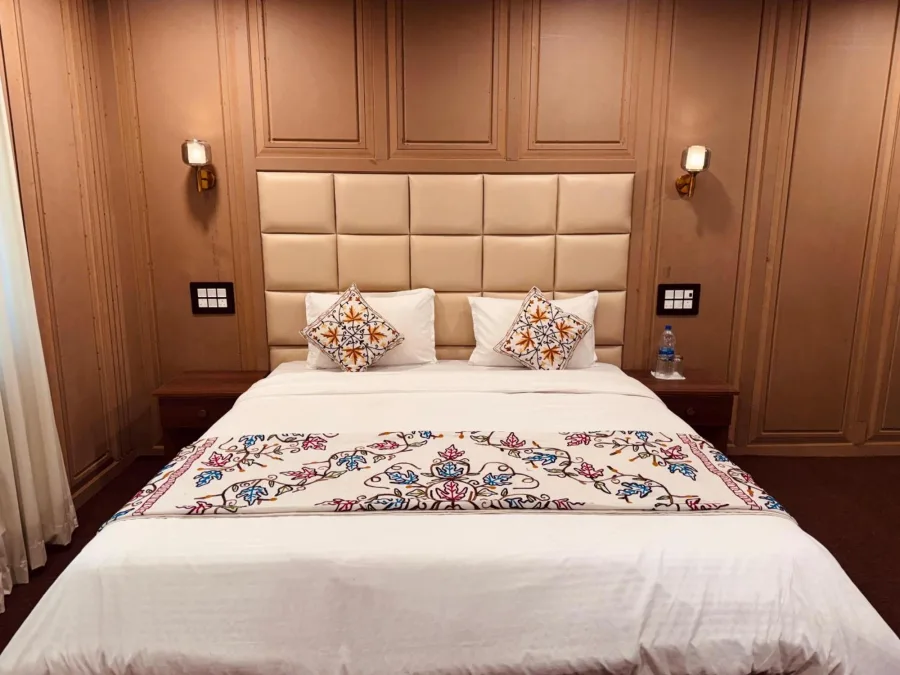 Bed in the Premium Room at Hotel Seven Pahalgam